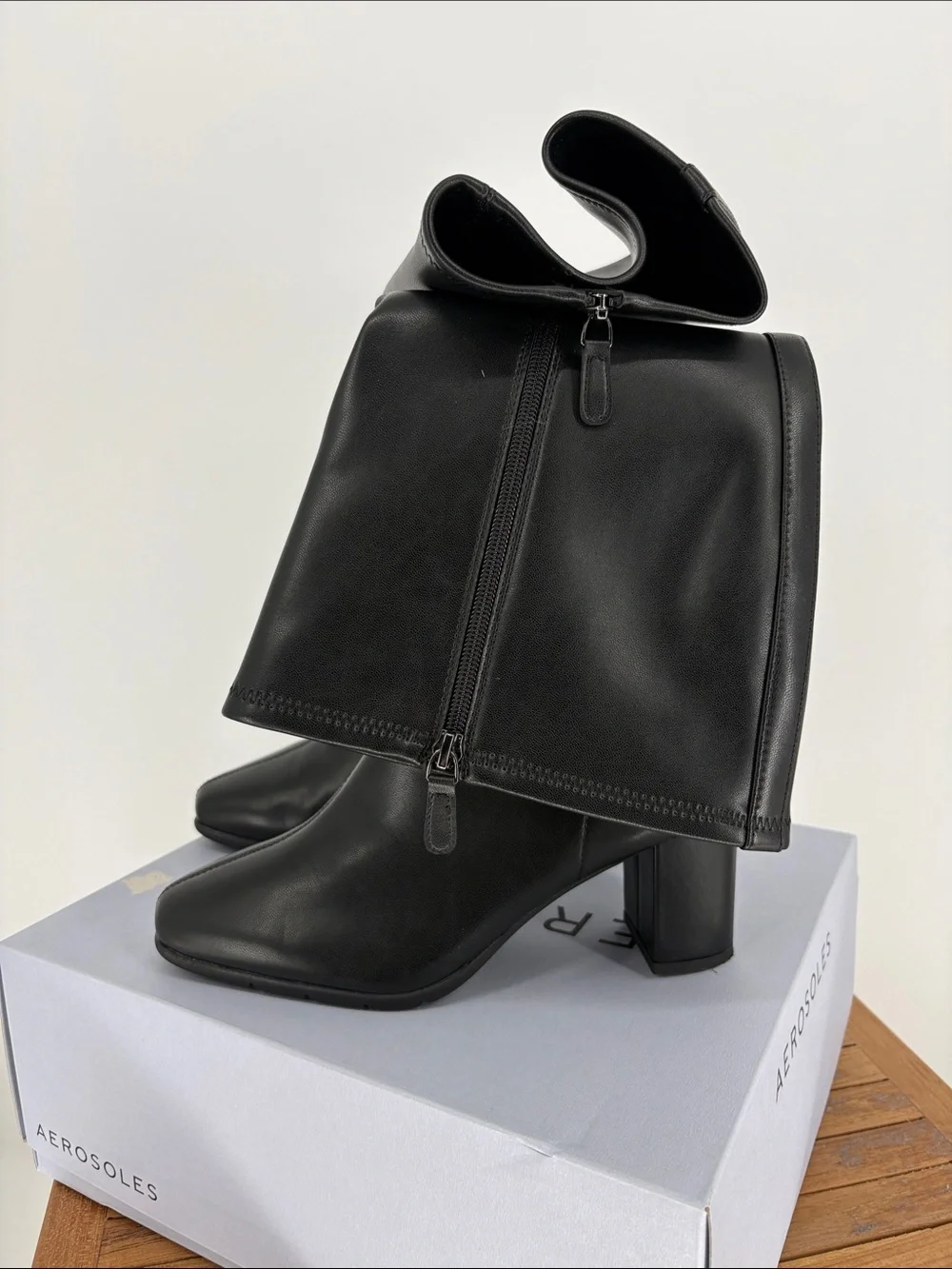 New Aerosole Black Knee-High Block Heel Women's Boot size 8W